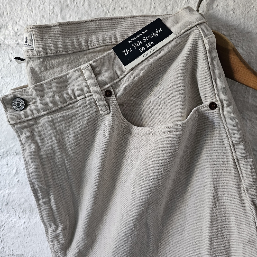 Abercrombie & Fitch Ultra High Rise 90s Straight Jean Sz 34 NWT